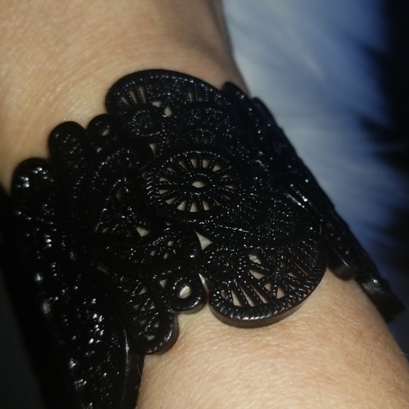 Bracelet - Picture 3 of 3